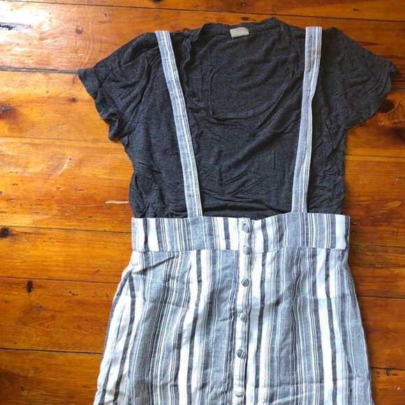 Overall dress - Picture 2 of 8